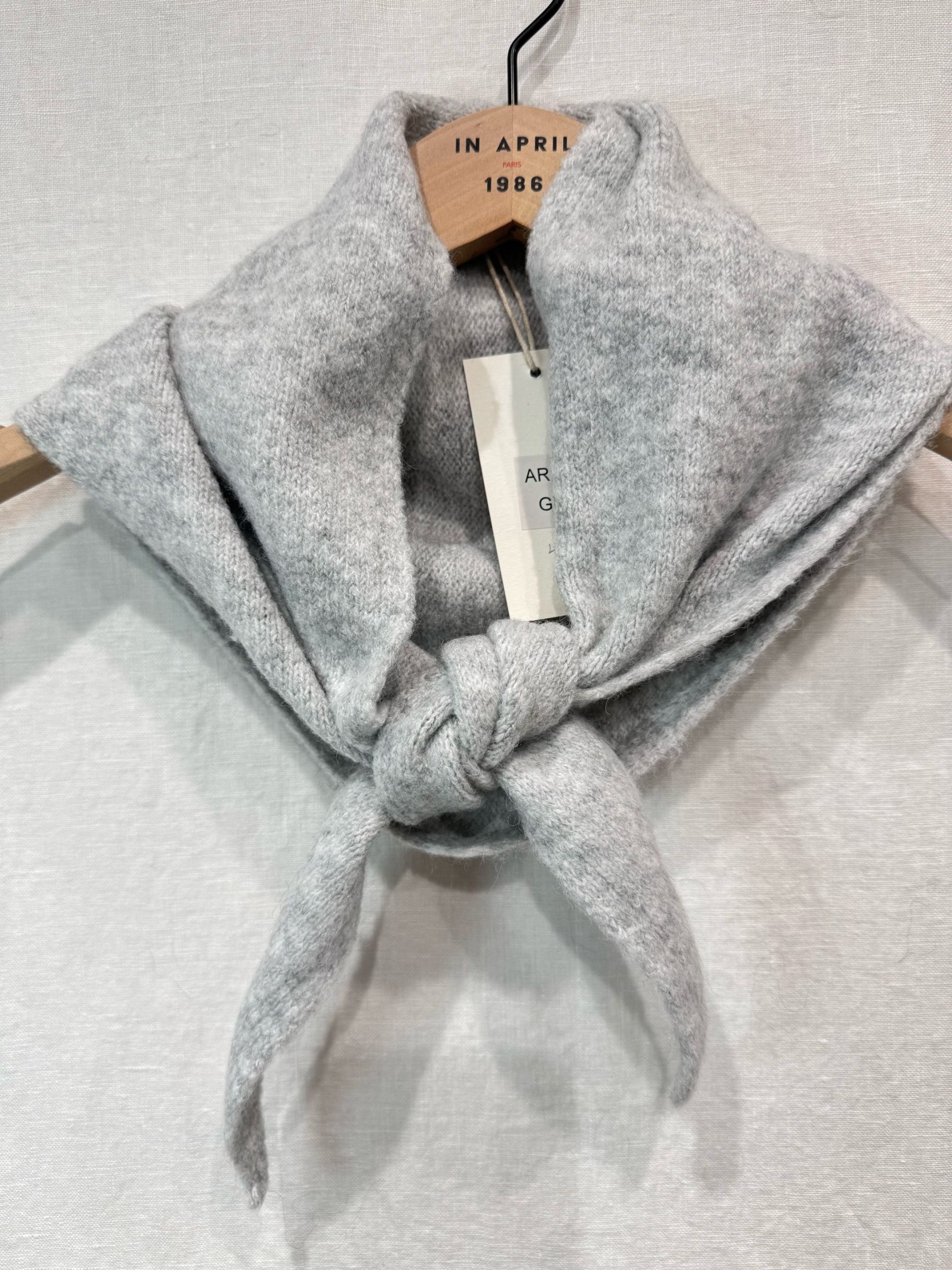 MILIA GREY SCARF